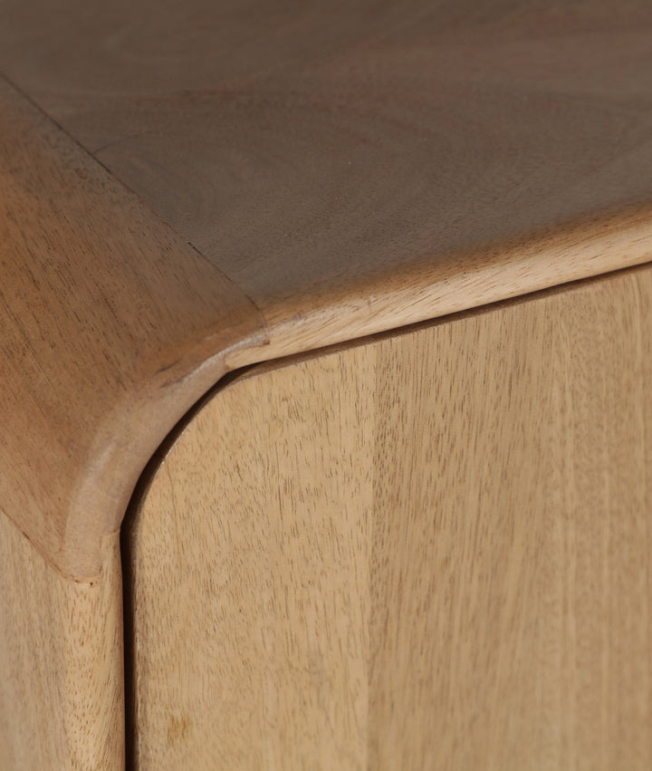 CANADA TV UNIT: Essential and functional design