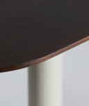 Table de salle à manger VOLTA en MDF, chêne et fer
