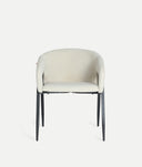 Cadeira AREN design contemporâneo e leveza visual em branca suja