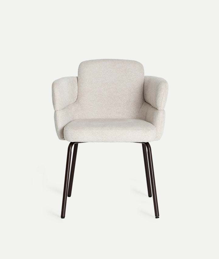 Chaise LAVEN design enveloppant et élégance intemporelle