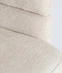 Cadeira LAVEN design envolvente e elegância intemporal