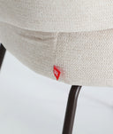 Cadeira LAVEN design envolvente e elegância intemporal