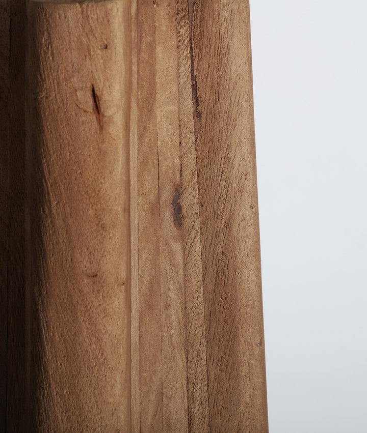 Candeeiro de pé KEALE, elegância natural e versatilidade