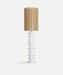 Lampadaire FAROA, verticalité élégante et essence naturelle