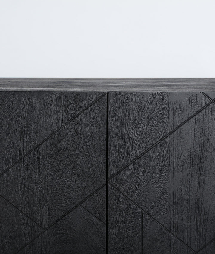 BOULOC TV UNIT: modernity and geometric presence