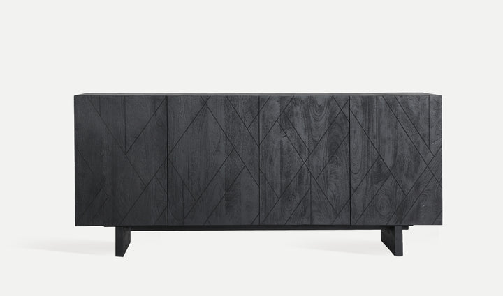 BOULOC SIDEBOARD: Visual strength and contemporary character