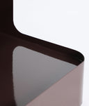 Table de chevet UMOA, table sculpturale au raffinement architectural