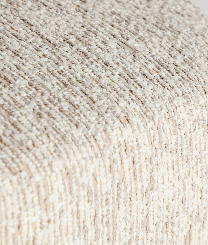 ARMCHAIR comfort and natural elegance