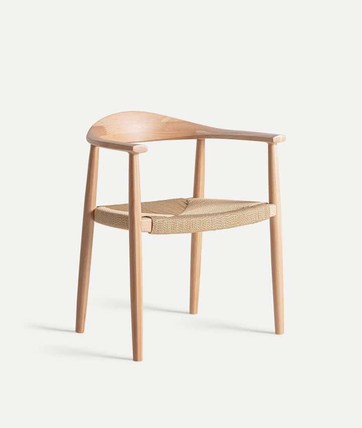 Cadeira WIELER design nórdica acolhedora com toque artesanal