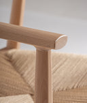Cadeira WIELER design nórdica acolhedora com toque artesanal