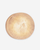 Lámpara Rock de Pared 18 27K IP44 - Base negra y pantalla de alabastro sobre fondo gris de estudio