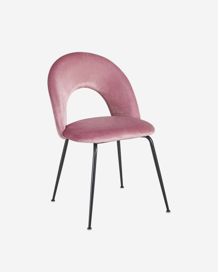 Silla ZENDA Black sobre fondo gris de estudio