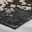 Alfombra de chenilla y viscosa en tonos oscuros – detalle