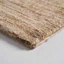Alfombra de poliéster en color camel – detalle