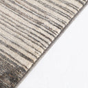 Alfombra de viscosa y poliéster en color gris – detalle