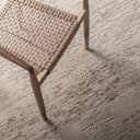 Alfombra de viscosa y poliéster en tonos marrones 240 x 240 cm – detalle