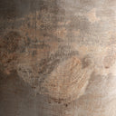 Ánfora decorativa de hormigón armado en tonos neutros – detalle