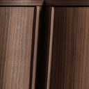 Aparador de chapa de nogal y MDF en color marrón natural – detalle