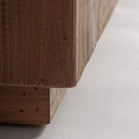 Aparador de madera de pino reciclado en color marrón – detalle