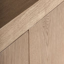 Aparador de madera de roble en color marrón claro – detalle
