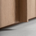 Aparador de madera de roble y mármol en color marrón claro 240 x 62 x 56 cm – detalle