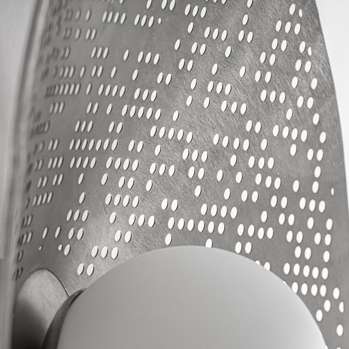 Aplique de pared de acero en color plata 60 x 21 cm – detalle
