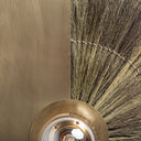 Aplique de pared de latón y hierro en color dorado – detalle