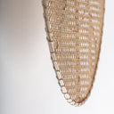 Aplique de pared de ratán y hierro en color beige – detalle