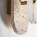 Aplique de pared de travertino y alabastro en color beige – detalle