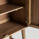 Armario de madera de mango y MDF en color marrón – detalle