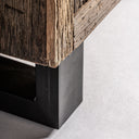Armario de madera recuperada y hierro en color marrón – detalle