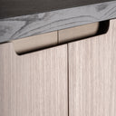 Armario de MDF y madera de nogal en color marrón – detalle