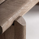 Banco de madera de mango en color marrón claro – detalle