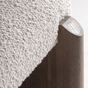 Banco de pie de cama de madera de olmo y poliéster en color marrón – detalle