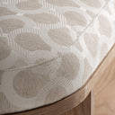 Banco de pie de cama tapizado en poliéster en color beige – detalle