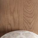Banco de pie de cama tapizado en poliéster en color beige – detalle
