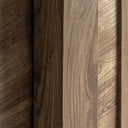 Barra de bar de madera de olmo en color marrón envejecido – detalle