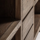 Barra de bar de madera de olmo en color marrón envejecido – detalle