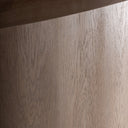 Barra de bar de madera de roble y mármol en color marrón claro – detalle