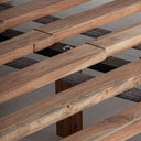 Cama de hierro y algodón en color negro – detalle