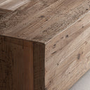 Cama de madera de pino reciclado en color marrón claro – detalle