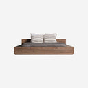 Cama de madera de pino reciclado en color marrón claro