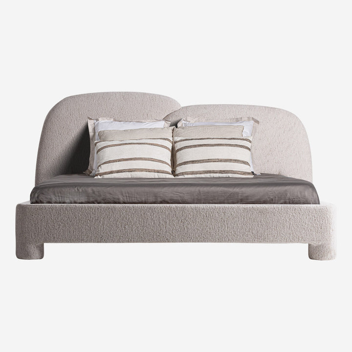 Cama tapizada en poliéster en color beige jaspeado