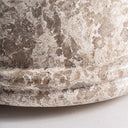 Centro de mesa de mármol en color beige mate – detalle