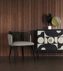 Chaise longue de madera de caucho y poliéster en color negro – detalle