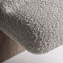 Chaise longue de madera de olmo y poliéster en color marrón – detalle