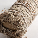 Cojín de algodón en color marrón claro – detalle