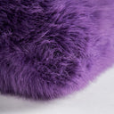 Cojín de poliéster en color morado – detalle