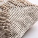 Cojín de yute y algodón en color blanco – detalle