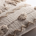 Cojín de yute y algodón en color blanco – detalle